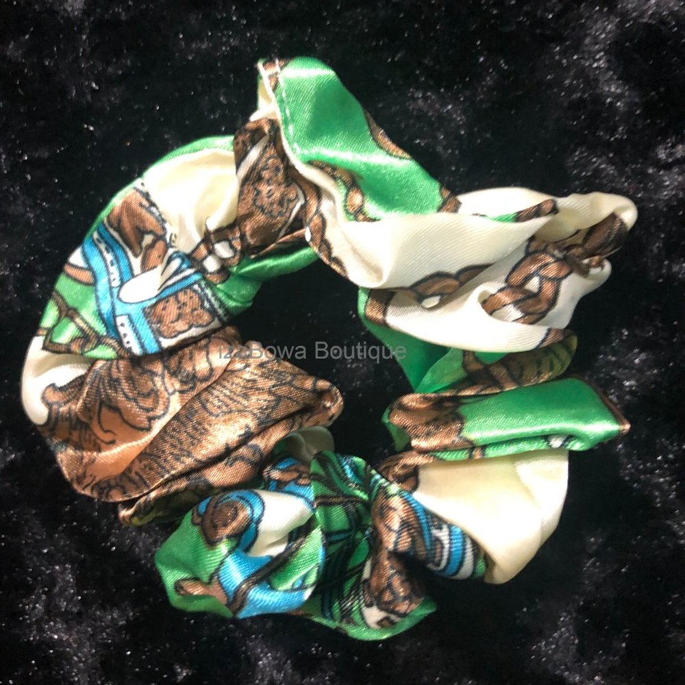 Green Chain Design Satin Scrunchie  HANDCRAFTED    (kids)